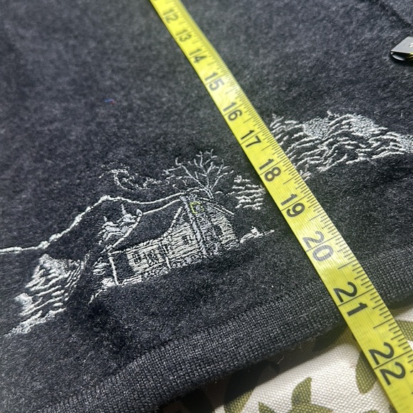 Woolrich button up jacket with embroidered village detail & deer button detail M - Picture 10 of 10